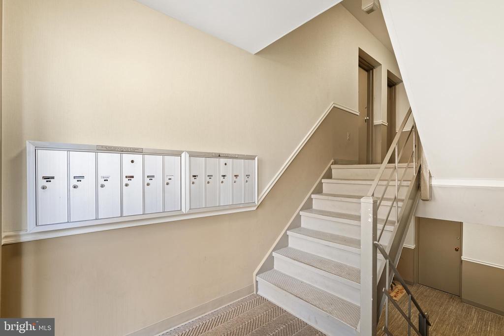 10630 MONTROSE AVENUE 104