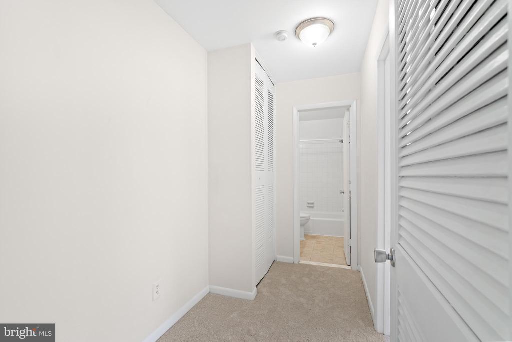 10630 MONTROSE AVENUE 104