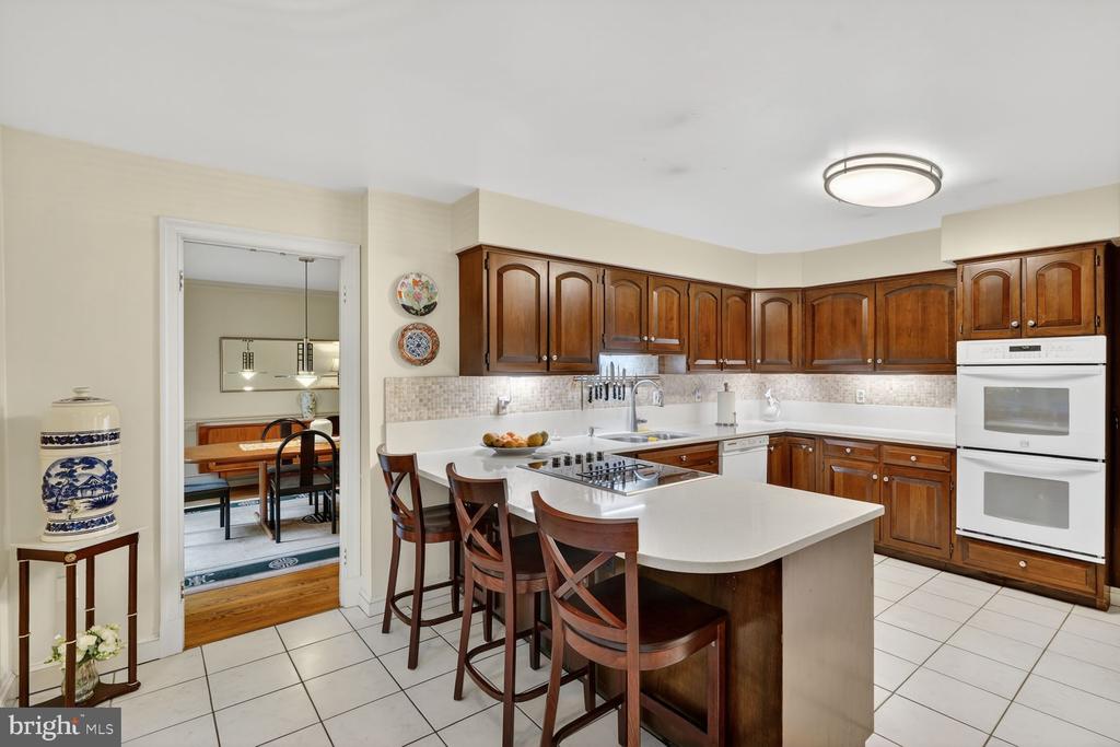 13600 VALLEY DRIVE