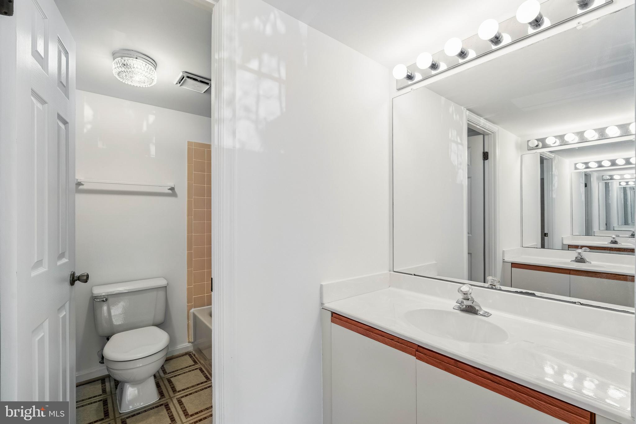 8541 HAWK RUN TERRACE