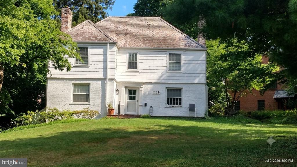 1119 WOODSIDE PARKWAY
