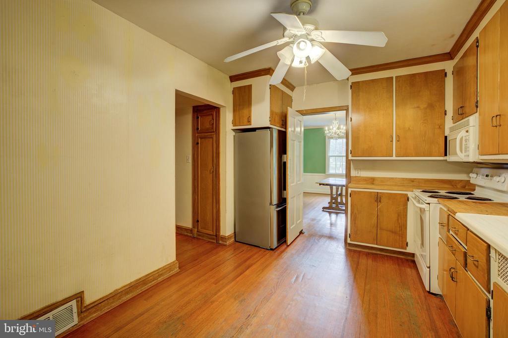 1119 WOODSIDE PARKWAY