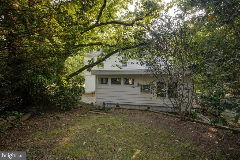 1119 WOODSIDE PARKWAY