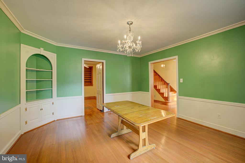 1119 WOODSIDE PARKWAY