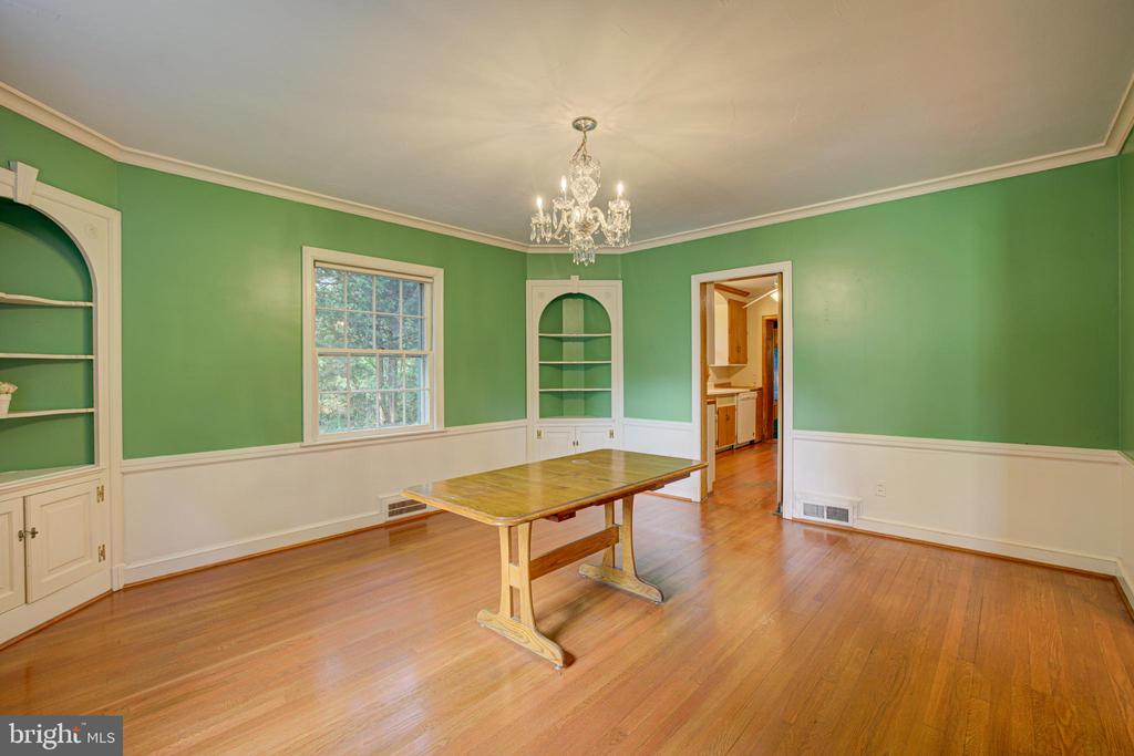 1119 WOODSIDE PARKWAY