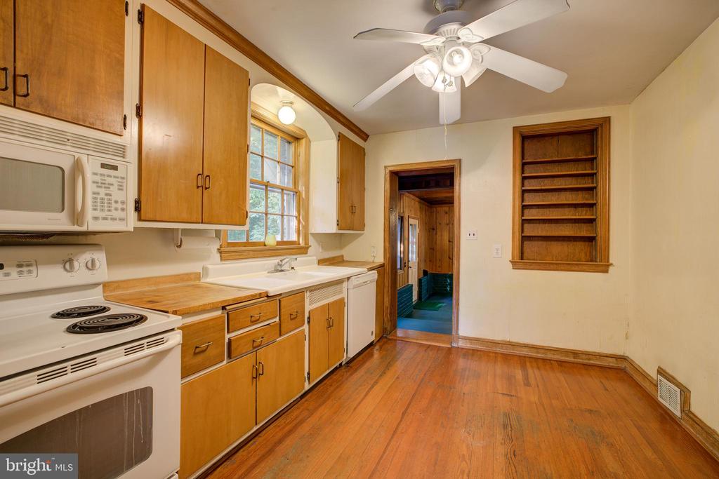 1119 WOODSIDE PARKWAY