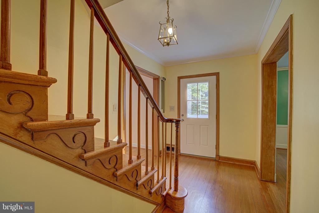 1119 WOODSIDE PARKWAY