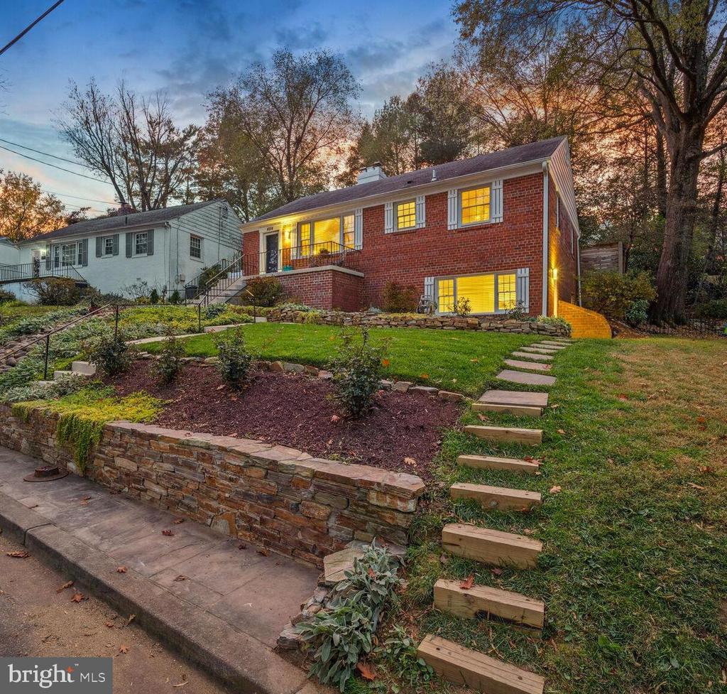 4914 FLINT DRIVE