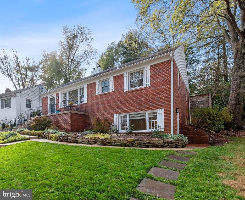 4914 FLINT DRIVE