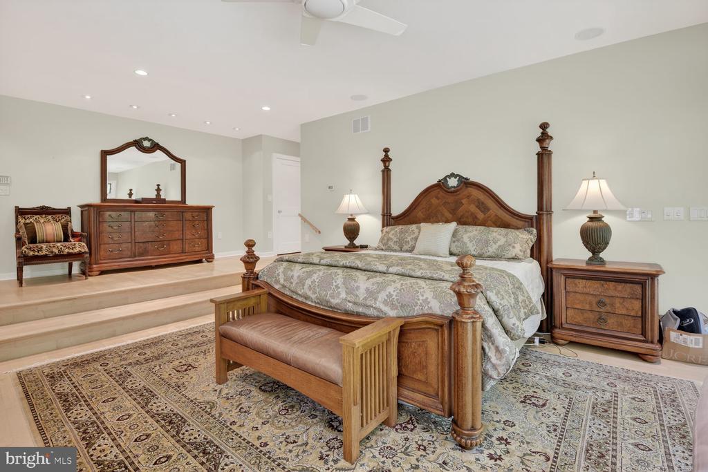 10801 BALANTRE LANE