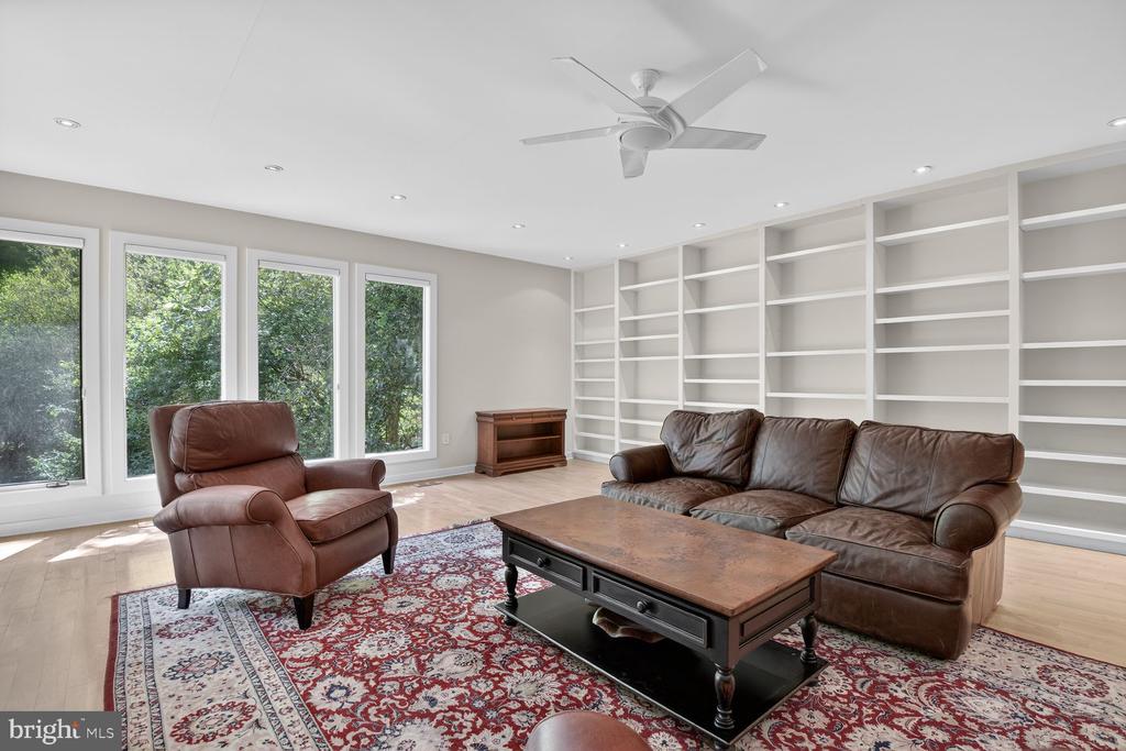 10801 BALANTRE LANE