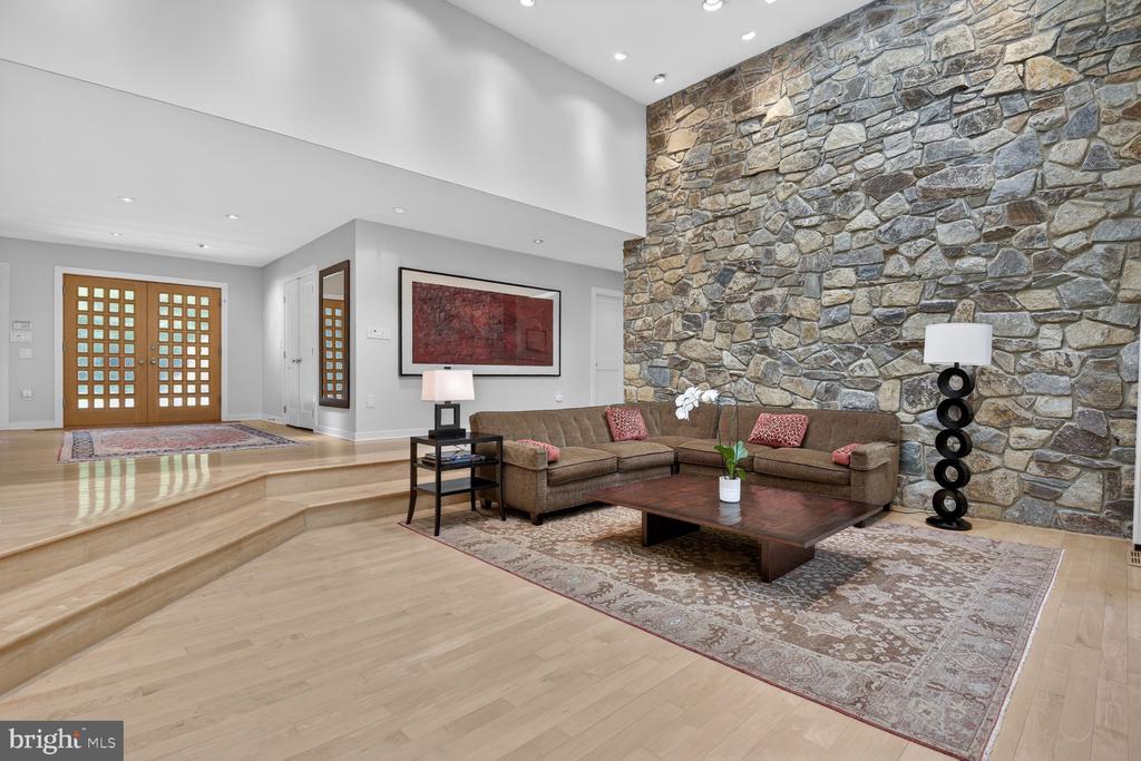 10801 BALANTRE LANE