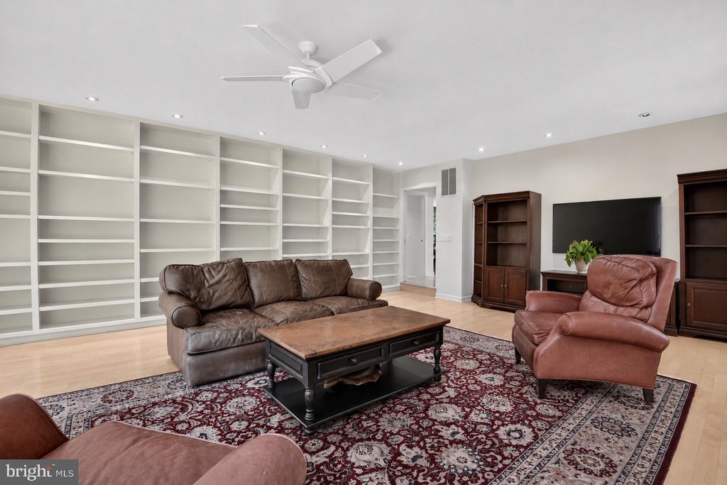 10801 BALANTRE LANE