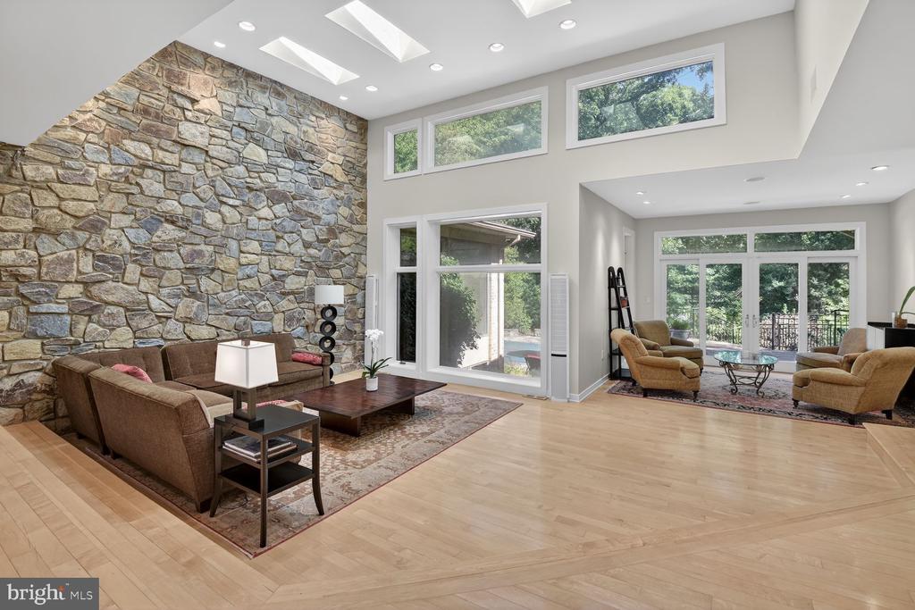 10801 BALANTRE LANE