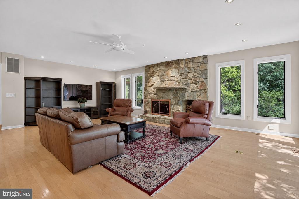 10801 BALANTRE LANE