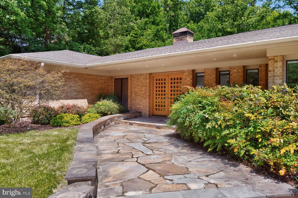 10801 BALANTRE LANE
