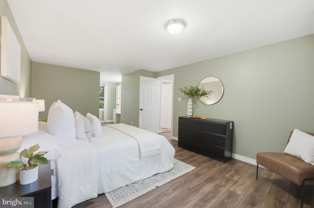 21 BELL BLUFF COURT