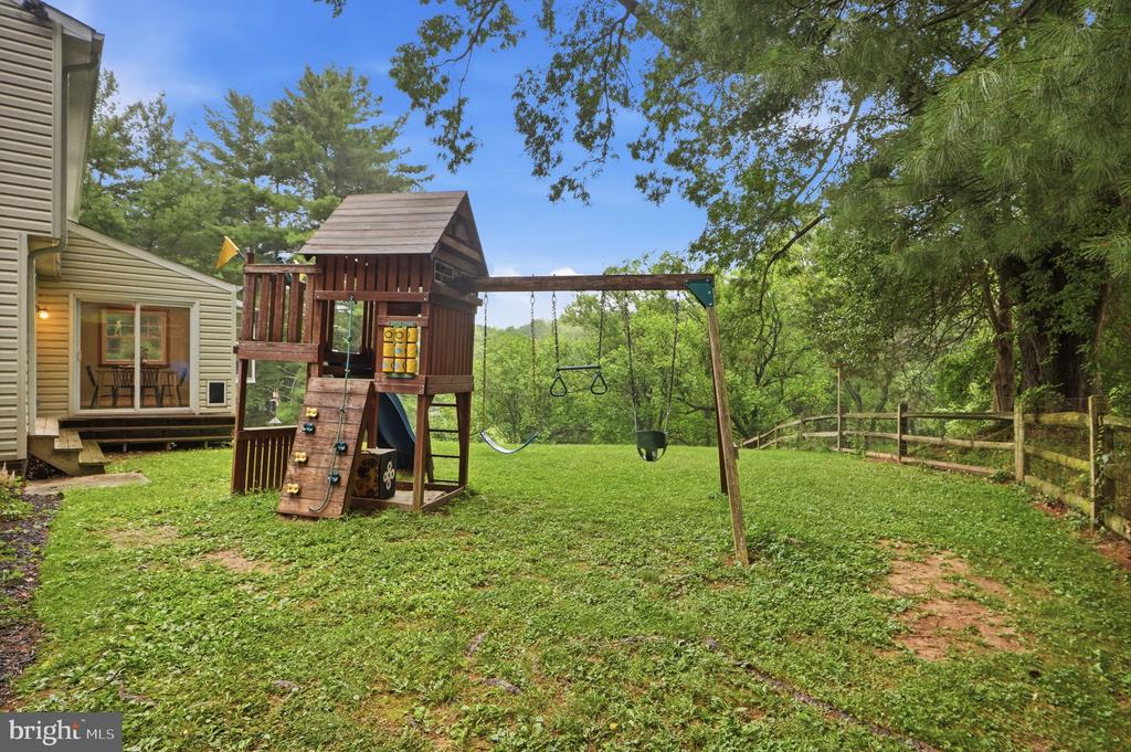 21 BELL BLUFF COURT