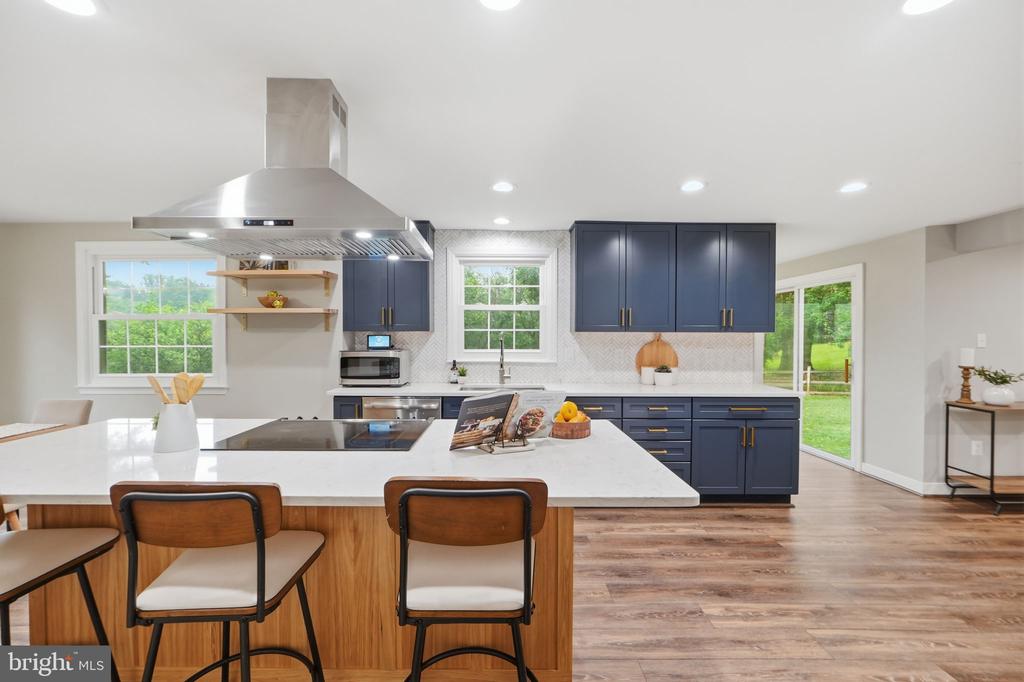 21 BELL BLUFF COURT