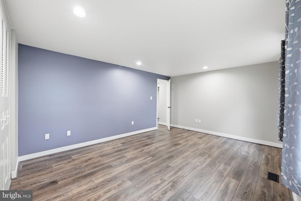 21 BELL BLUFF COURT
