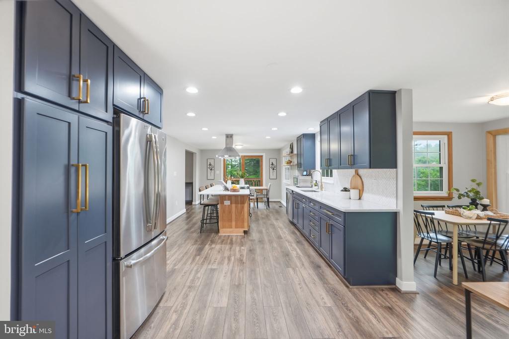21 BELL BLUFF COURT