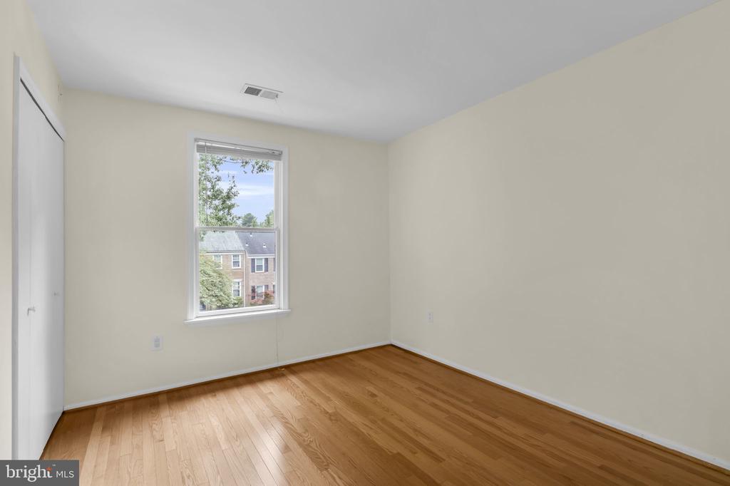 606 NORTHCLIFFE DRIVE