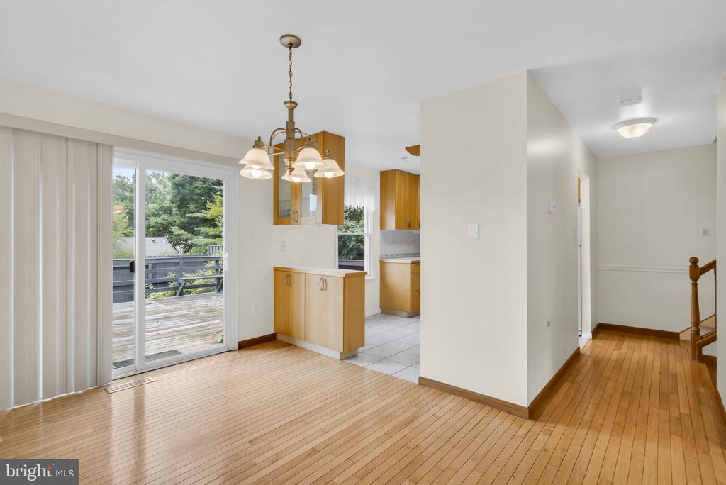 606 NORTHCLIFFE DRIVE