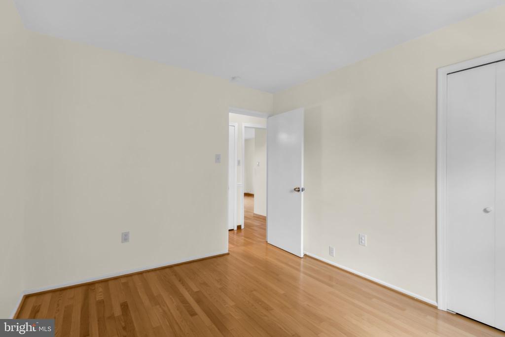 606 NORTHCLIFFE DRIVE