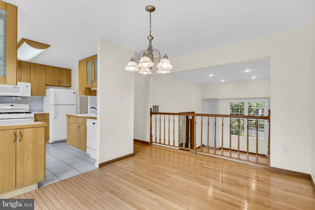 606 NORTHCLIFFE DRIVE