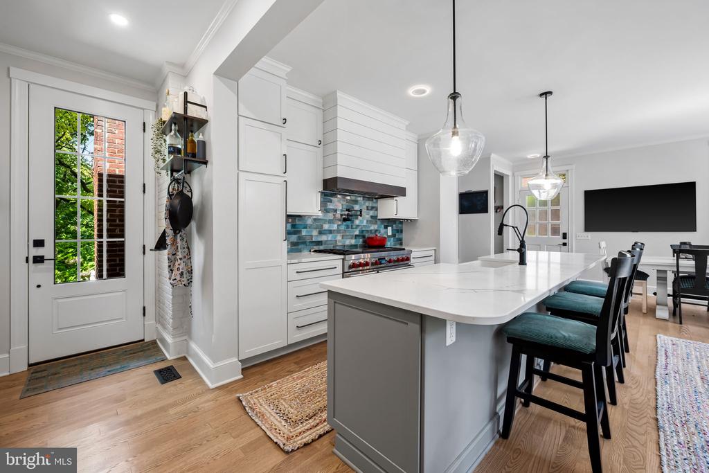 9613 PARKWOOD DRIVE