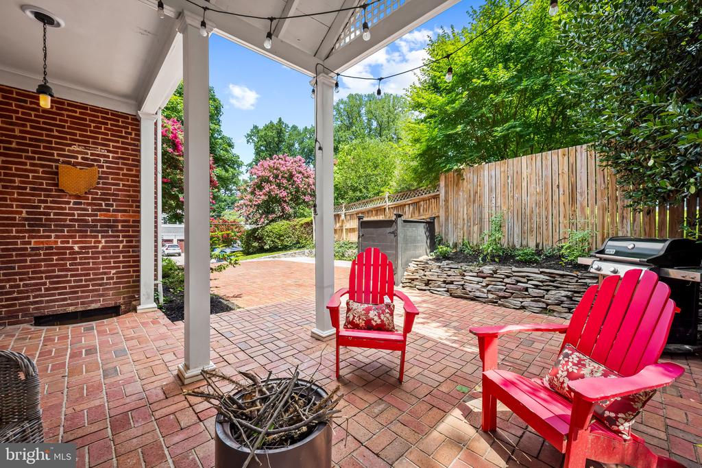 9613 PARKWOOD DRIVE