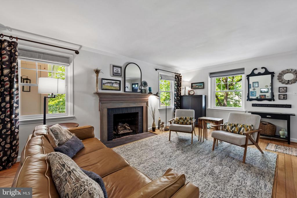 9613 PARKWOOD DRIVE