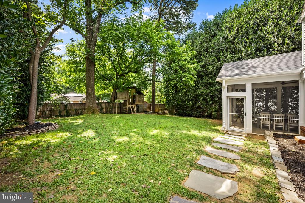 9613 PARKWOOD DRIVE