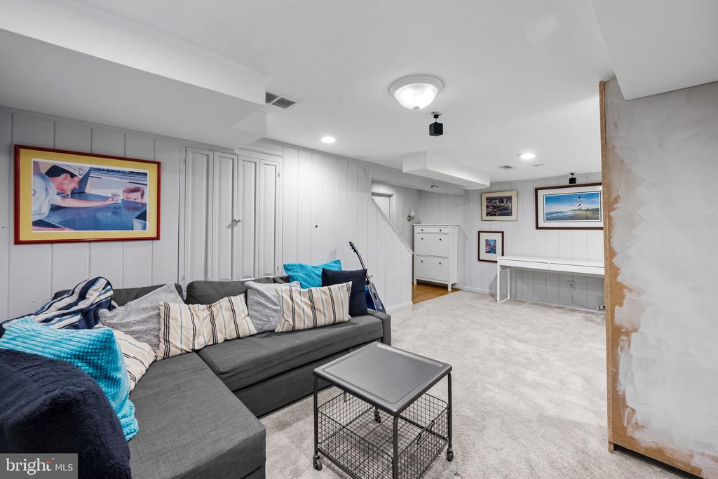9613 PARKWOOD DRIVE