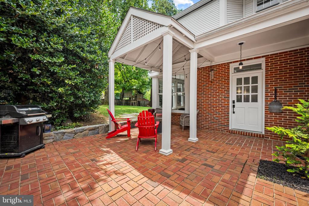 9613 PARKWOOD DRIVE