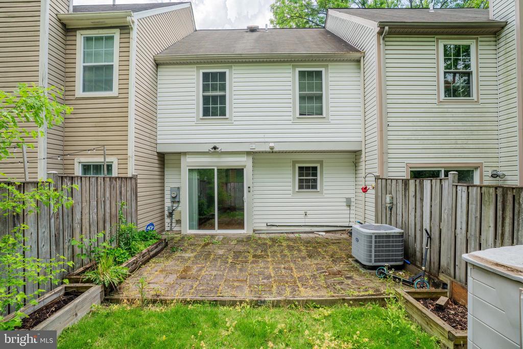 2922 STRAUSS TERRACE