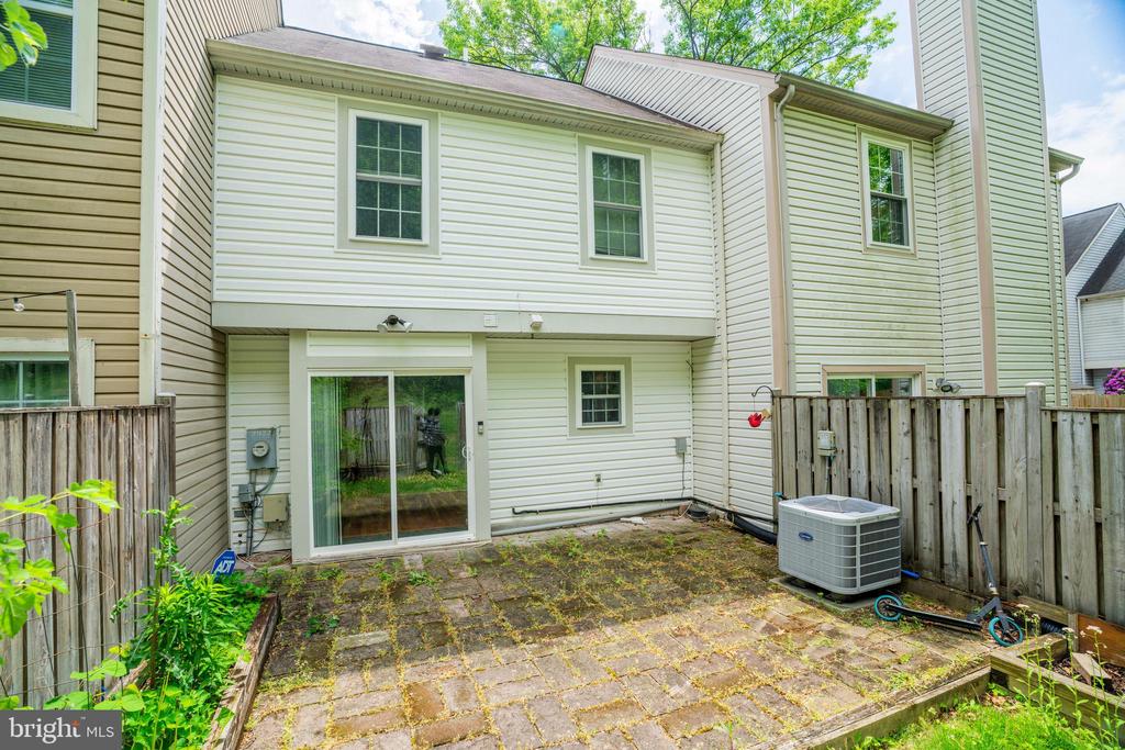 2922 STRAUSS TERRACE