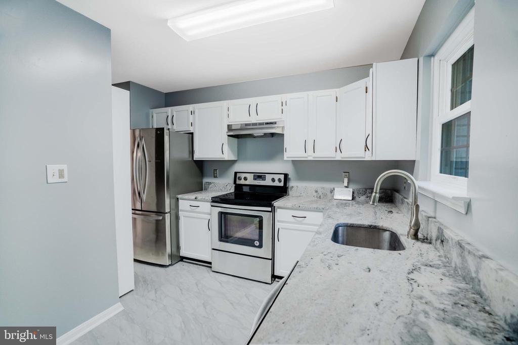 2922 STRAUSS TERRACE