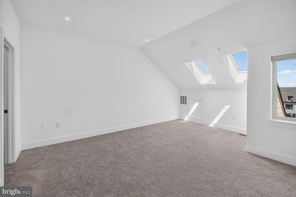 11105 MEDICAL CENTER DRIVE