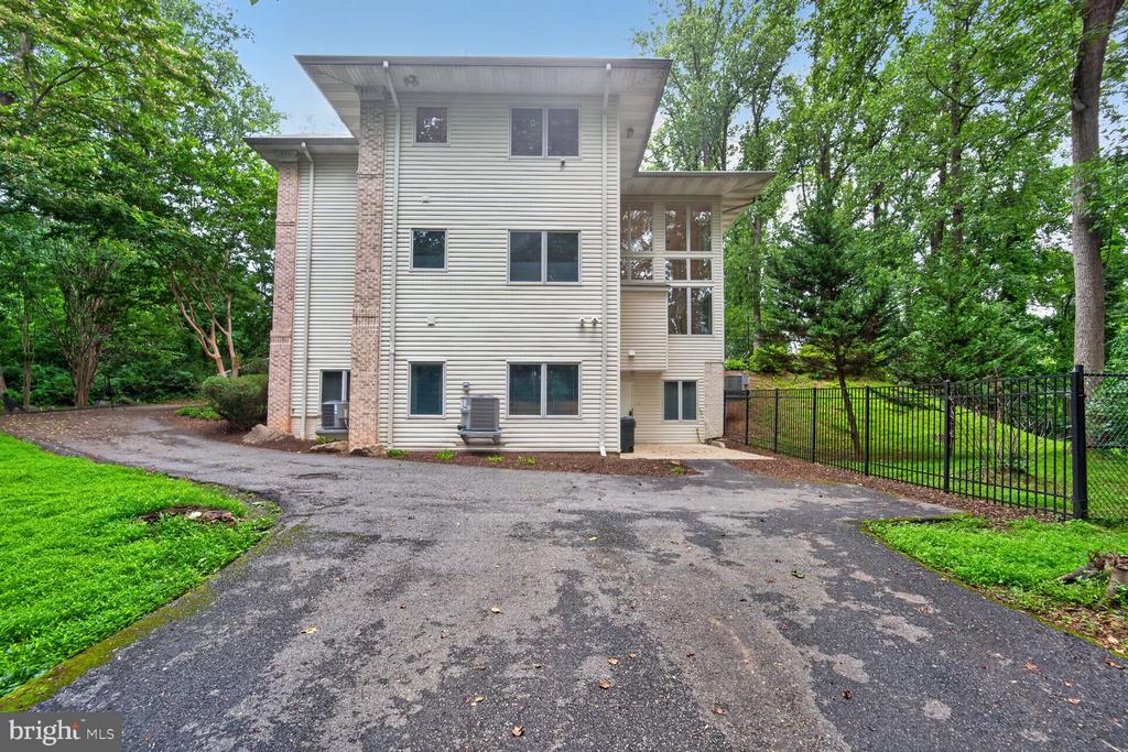 8309 OLD SEVEN LOCKS ROAD
