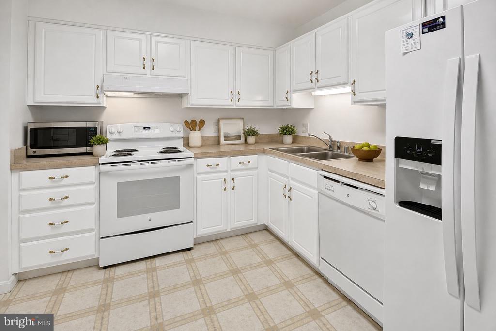 14801 PENNFIELD CIRCLE Unit: 311