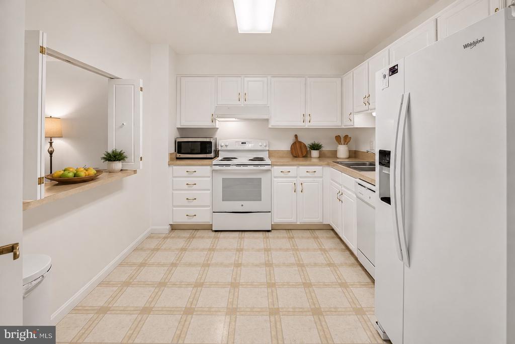 14801 PENNFIELD CIRCLE Unit: 311