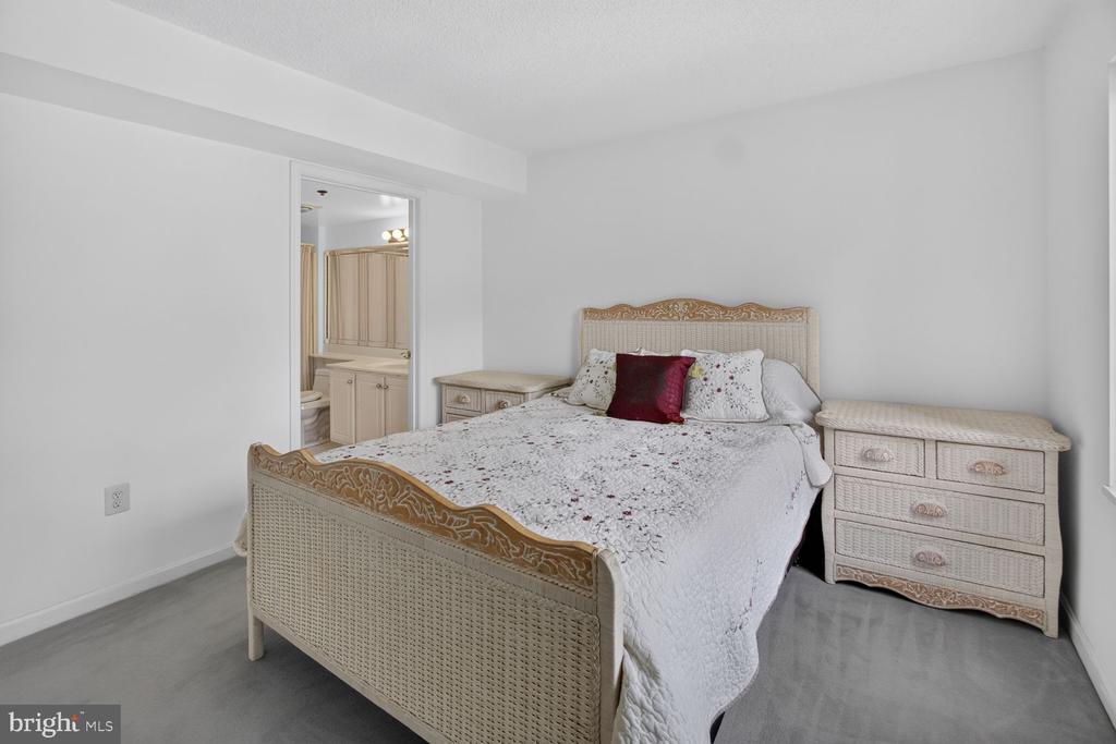 14801 PENNFIELD CIRCLE Unit: 311