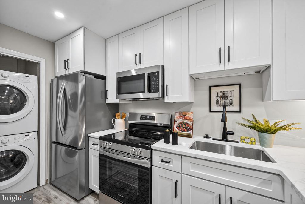 5822 INMAN PARK CIRCLE Unit: 110