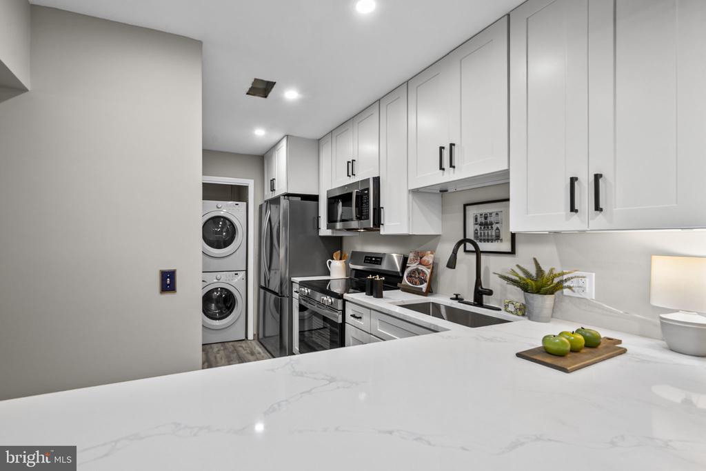 5822 INMAN PARK CIRCLE Unit: 110