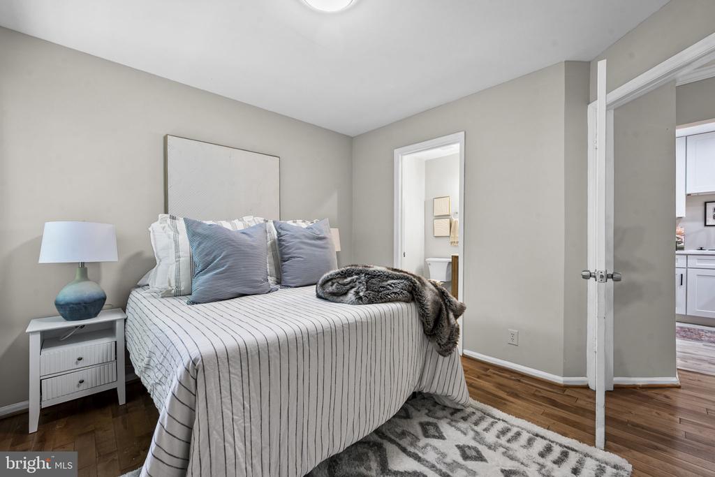 5822 INMAN PARK CIRCLE Unit: 110