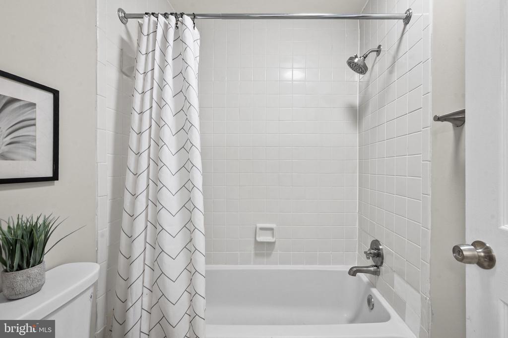 5822 INMAN PARK CIRCLE Unit: 110