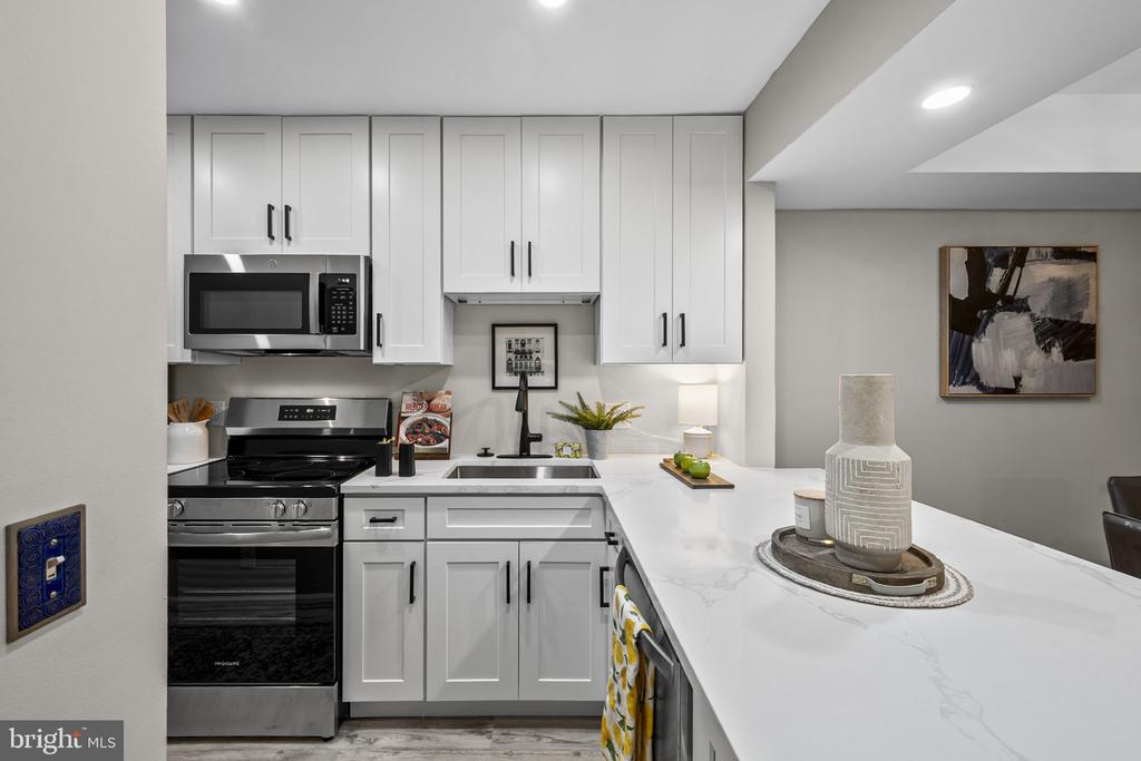 5822 INMAN PARK CIRCLE Unit: 110