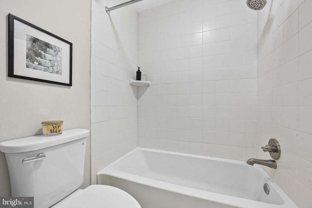 5822 INMAN PARK CIRCLE Unit: 110