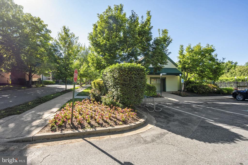 5822 INMAN PARK CIRCLE Unit: 110